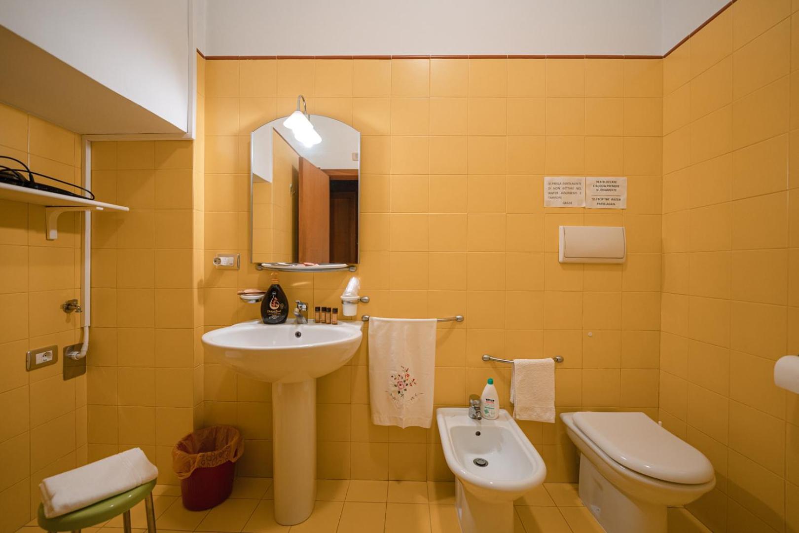 La Piccola Torre Hotel Bisceglie Luaran gambar