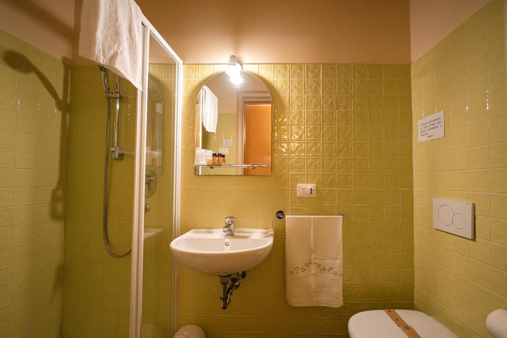 La Piccola Torre Hotel Bisceglie Luaran gambar