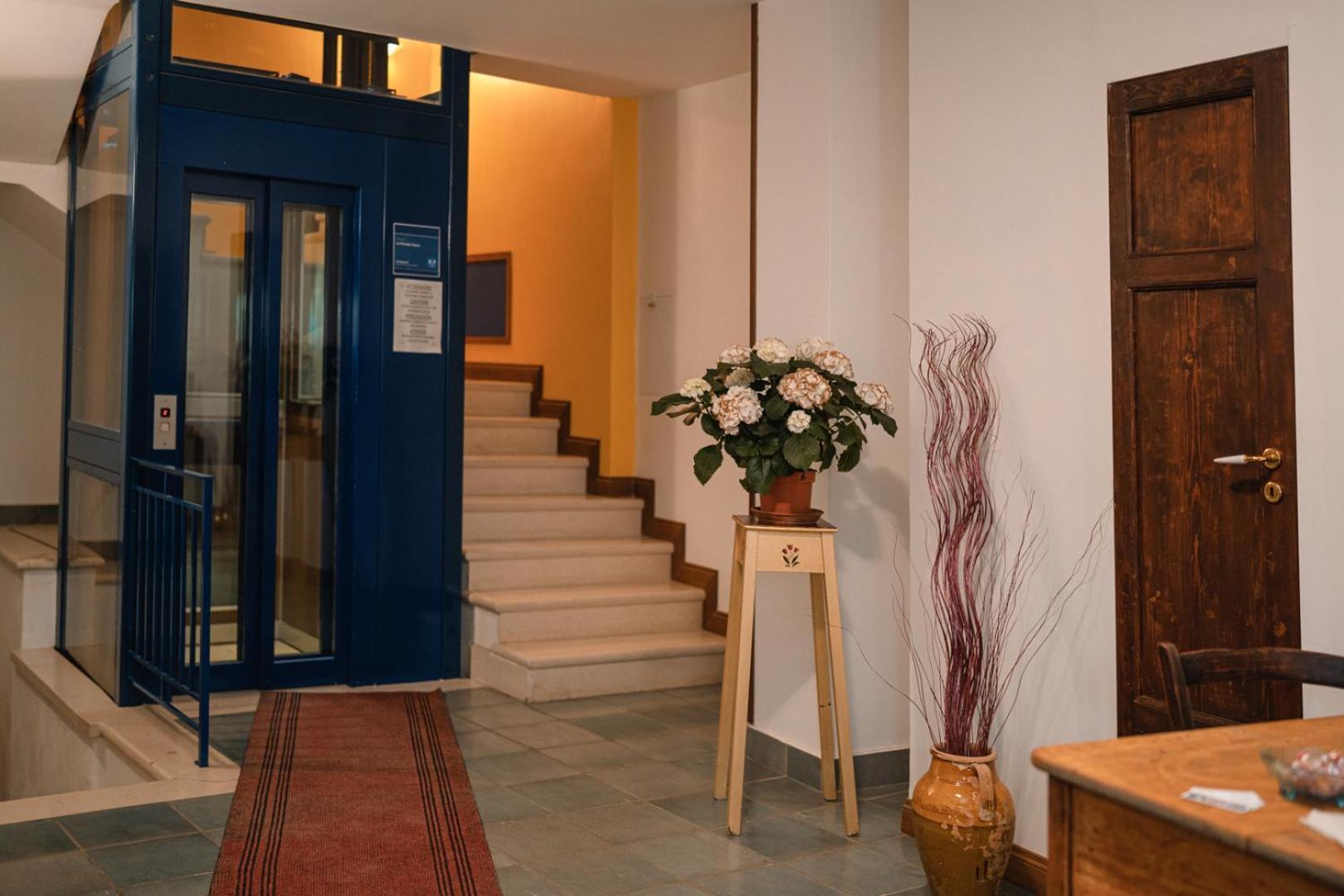 La Piccola Torre Hotel Bisceglie Luaran gambar